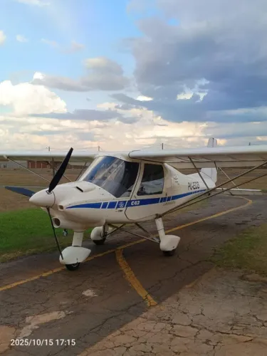 Ultraleve avançado ícaros C42 B