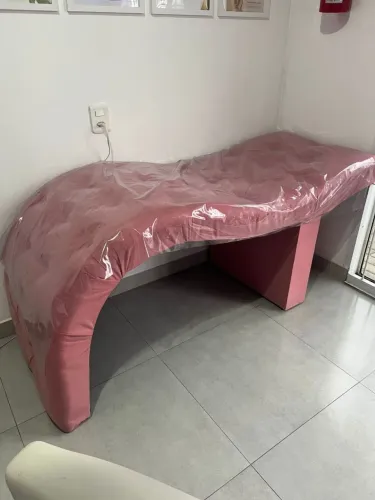Maca rosa semi nova para cílios