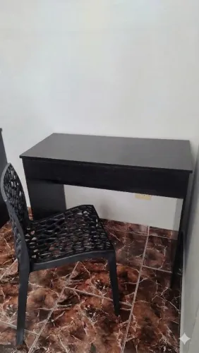 1 ESCRIVANINHA 1 CADEIRAS PARA ESCRITÓRIO OU CLOSET PERFEITO