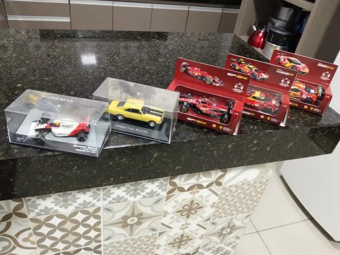 Carrinhos do posto Shell 