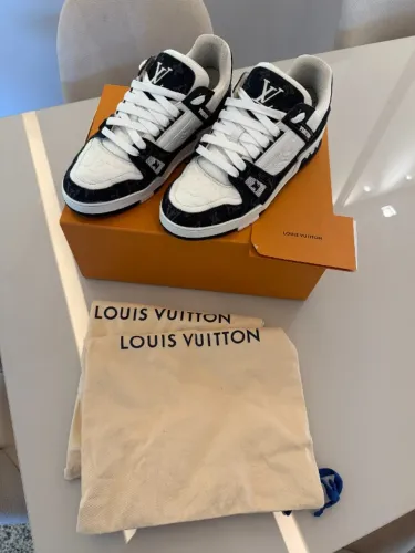 Vendo Tenis Louis Vuitton Trainer - ORIGINAL - Tamanho 42
