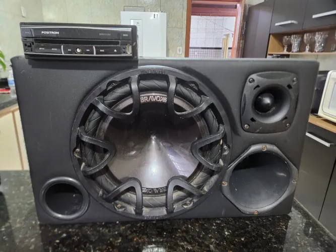 Vendo Caixa som com Som portátil