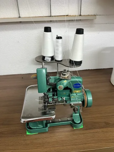 Máquina overloque semi industrial