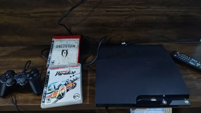 Vendo meu ps3 em ótimo estado .