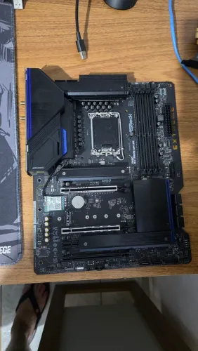Placa Mãe Z690 Extreme ASROCK DDR4 LGA1700
