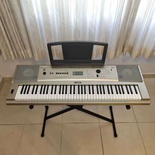 Teclado Yamaha 76 Teclas + Pedal e Fonte Originais - YPG-235 (DGX-230)