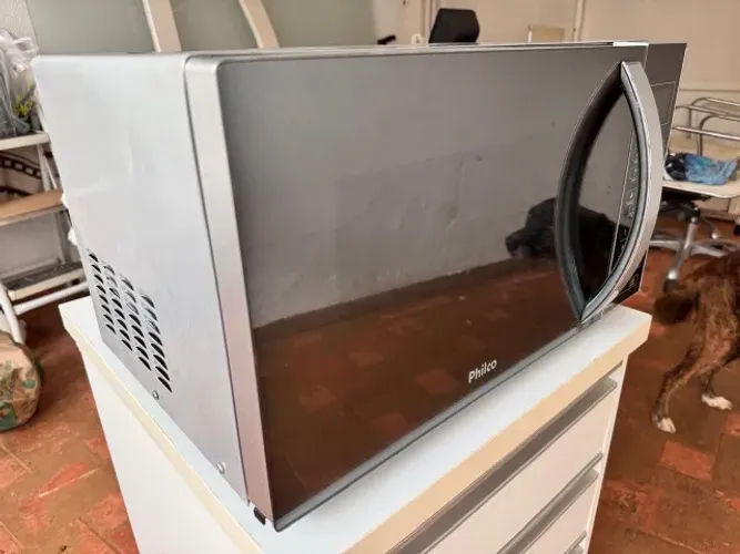 forno microondas philco espelhado em ótimo estado de conservação