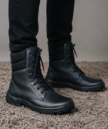 Vendo Bota Coturno Preta