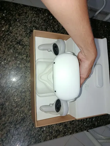 Vende-se meta Quest 2 em boas condições.