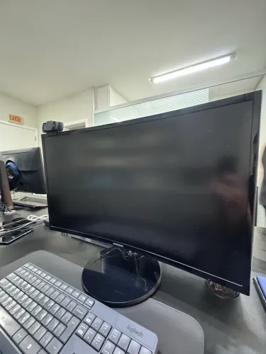 Monitor Samsung Curvo 27" Full HD - Ótimo para Home Office