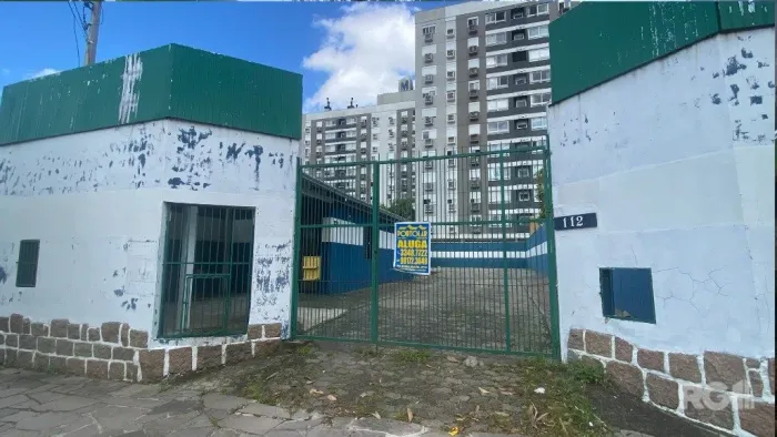 Depósito/Pavilhão para locação no Bairro São João!