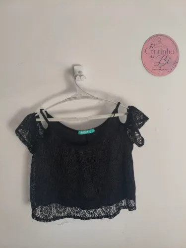 Cropped Marisa com renda preta tamanho M