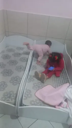 vendo 2 camas infantil  ambas com colchao