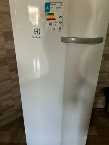 FREEZER VERTICAL ELECTROLUX FE18 - R$ 1.200