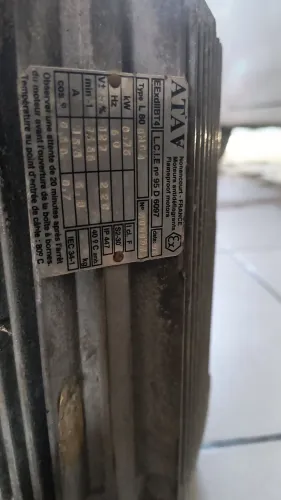 3 motores de 1 CV baixa rotação monofásico maca Weg todos funcionando