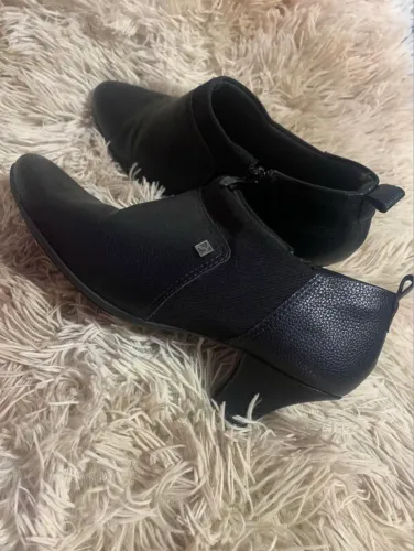 Sapatos tamanho 35 , valor de cada
