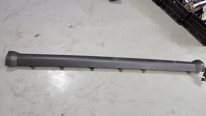 Spoiler Lateral FIAT FREEMONT 2012