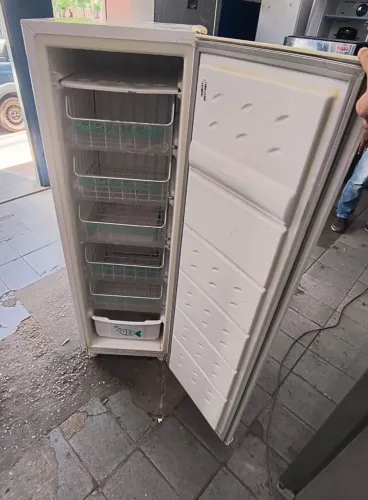 Frezzer vertical consul todo ok pega na kanedy