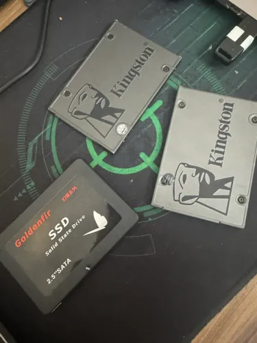 SSD usado saudável 240 várias marcas.