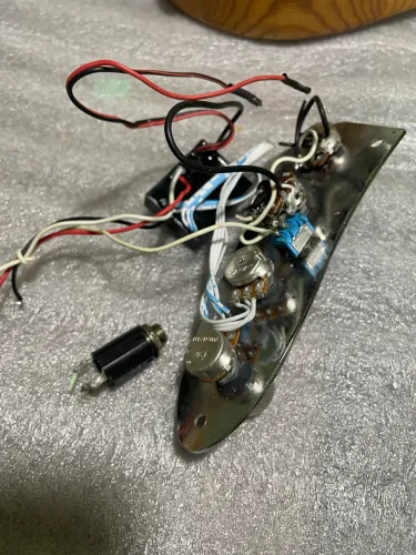 Circuito ativo com control plate