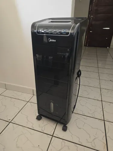 Climatizador midea preto