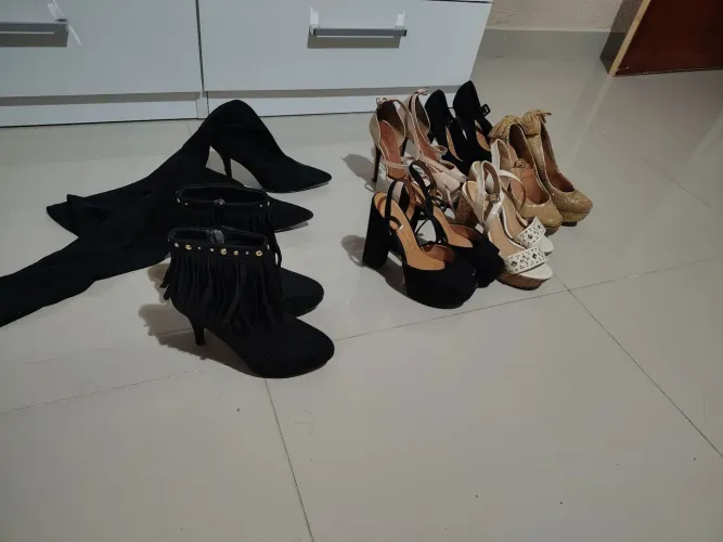 Lote de saltos tamanho 37 inclui dois pares de botas!