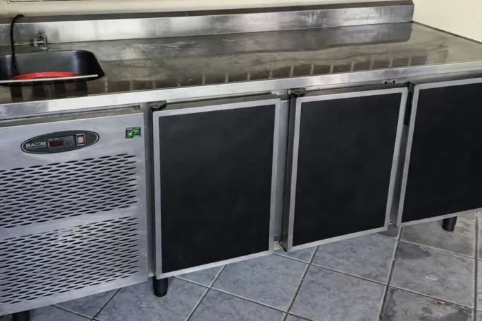 Balcão Refrigerado Inox 3 portas com Pia Integrada - Excelente Oportunidade