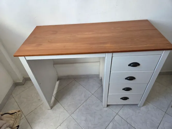 Escrivaninha em madeira pinus