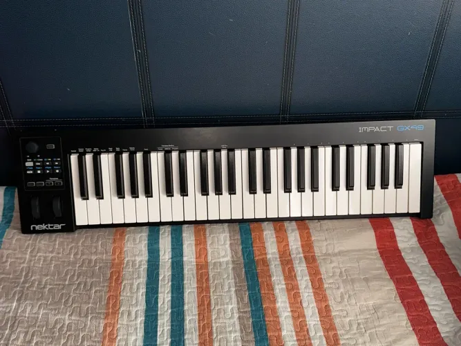 Teclado Controlador MIDI Nektar Impact GX49