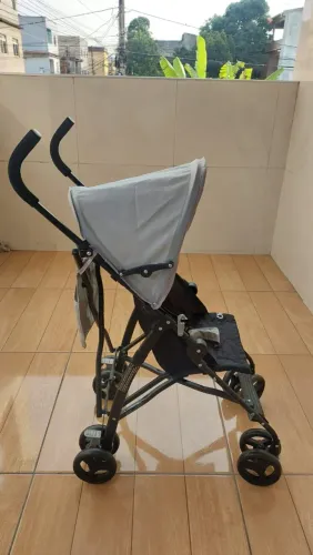 Carrinho de Bebê Burigotto Oi Cinza Novo - Leve e Compacto