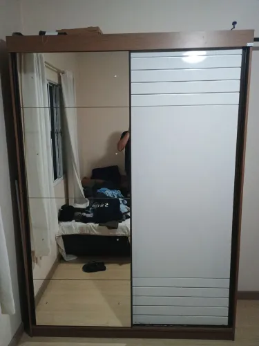 Guarda roupas solteiro