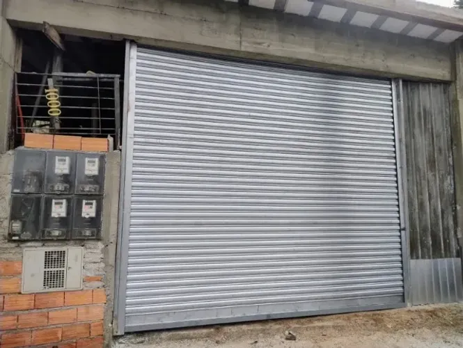 portão de enrolar manual ou automática