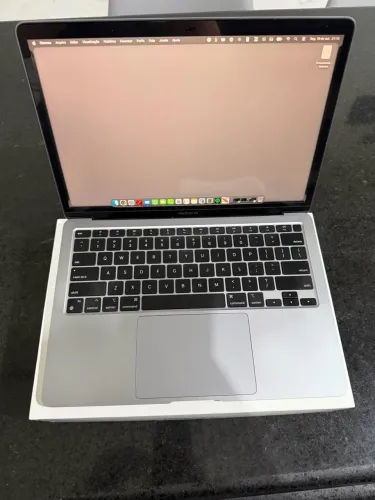 MACBOOK AIR M1
