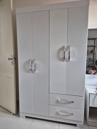 Roupeiro pequeno 