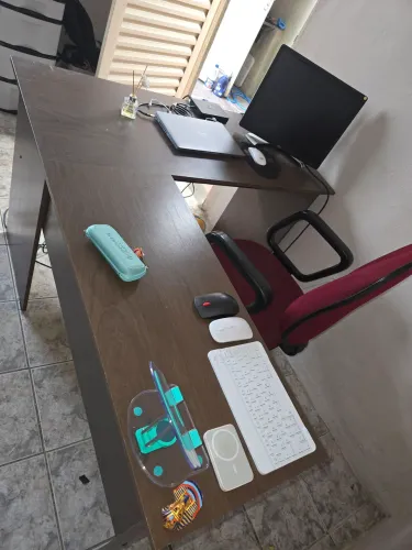 Mesa de Escritório em L - Ótimo Estado