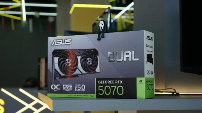 Placa de Vídeo ASUS Dual GeForce RTX 5070 12GB por R$ 4.799,00