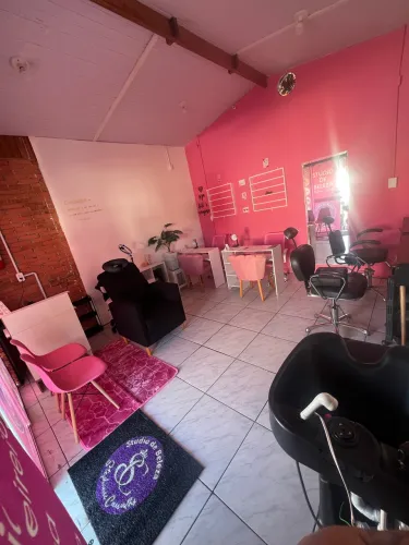 Vendo Studio de Beleza em Camboriú aceito moto