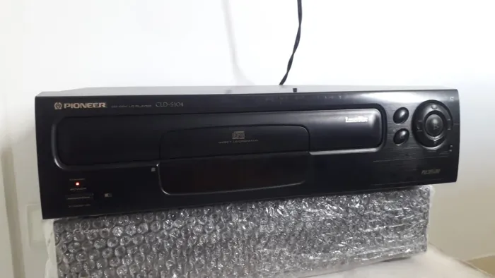 Laser Disc Pioneer CLD-S104
