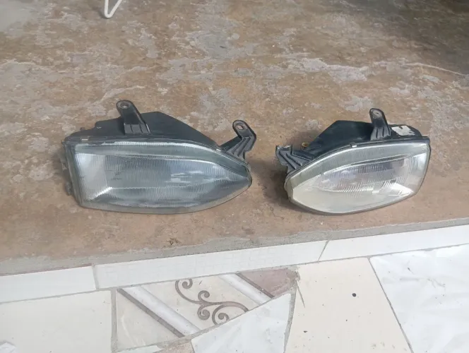 Par de faróis Fiat Palio