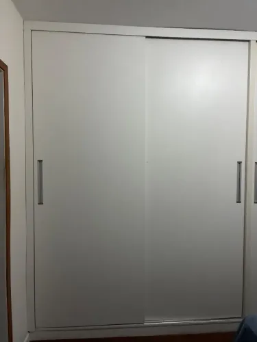 Vendo guarda-roupa branco