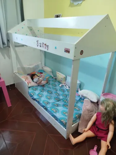 Cama infantil com colchão - Casinha