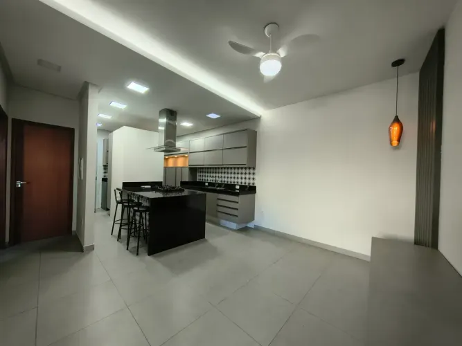 Casa pavimento superior Bairro Altinópolis Com planejados e Ar-condicionado em todos os