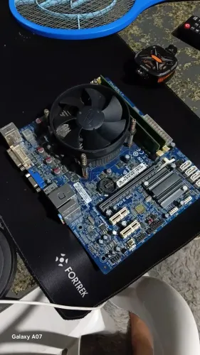 Placa mae lga 1155 com cooler e 8 gb de ram pra ir urgente, necessito muito de dinheiro