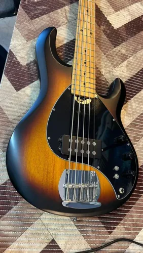 BAIXO STERLING MUSICMAN NOVO !!!