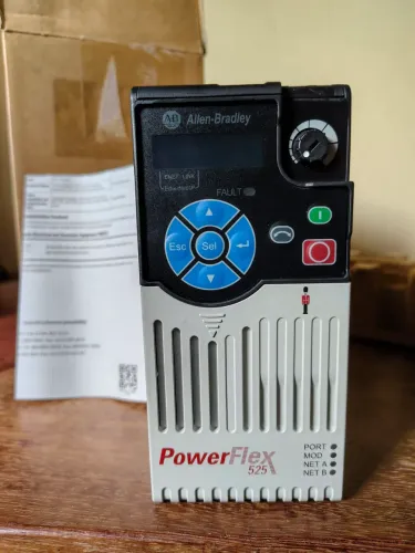 Inversor de frequência Rockwell Automation Power Flex 525 (25B-D4P0N104)