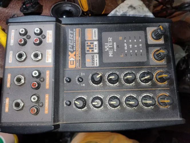 Vendo mesa de som