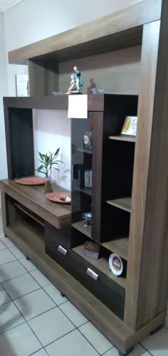Estante de Sala