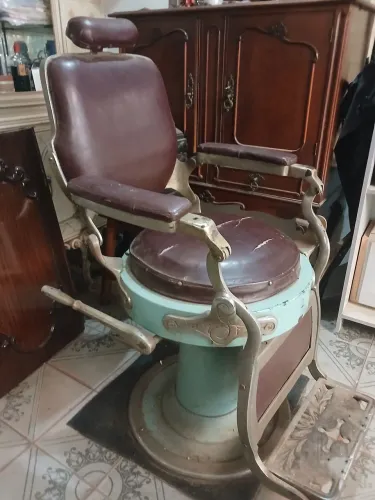 Cadeira de barbeiro antiga de 1940