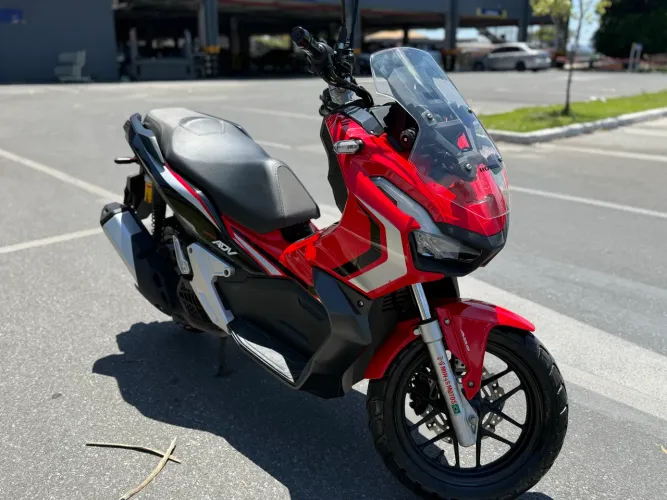 HONDA ADV 150 Excelente estado 