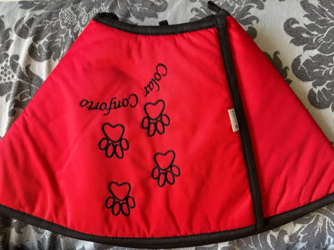 COLAR ELIZABETANO DE TECIDO PET MED CÃES CONFORTO VERMELHO E PRETO